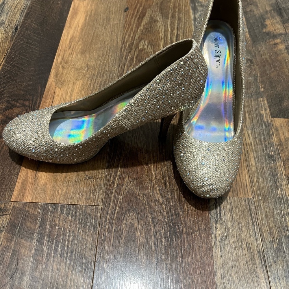 Silver slipper size 9.5 dressy heels formal rose gold - Picture 2 of 3